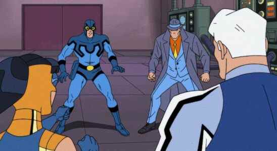 Jeremy Adams de Blue Beetle explique pourquoi le court-métrage DC Showcase incluait la question et d'autres personnages de l'ère de la bande dessinée de Charlton