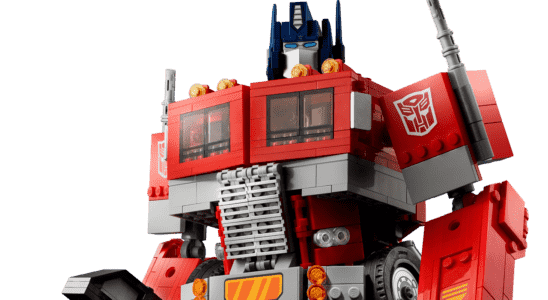 LEGO dévoile l'ensemble Transformers Optimus Prime qui se transforme réellement