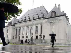 La Cour suprême du Canada a statué que l'intoxication extrême auto-induite est une défense valable dans les cas de crime violent.