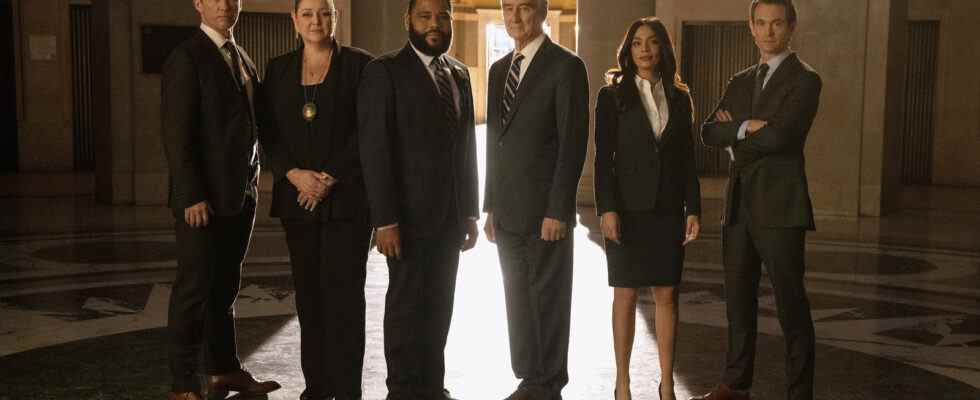 Law & Order a été renouvelé pour la saison 22 après son retour réussi
