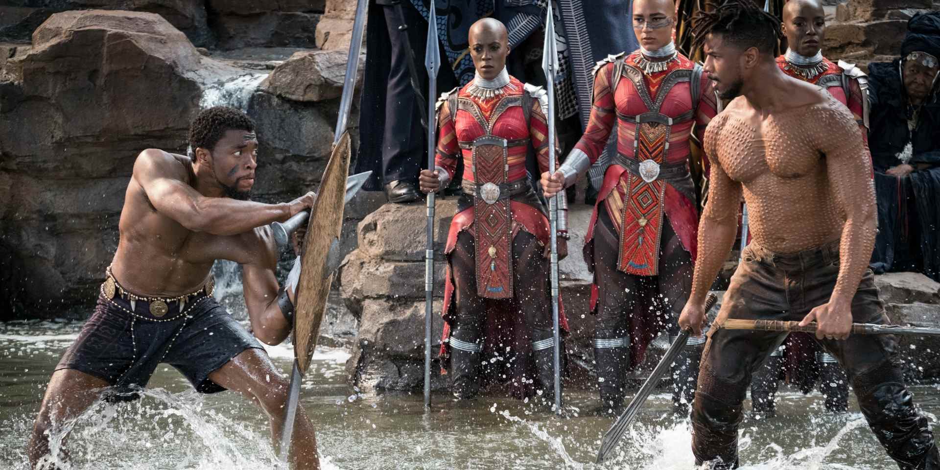 Chadwick Boseman Black Panther Wakanda offre le pays noir non colonisé, le super-héros noir significatif comme symbole