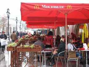 Un McDonald's près du Kremlin à Moscou, octobre 2006.