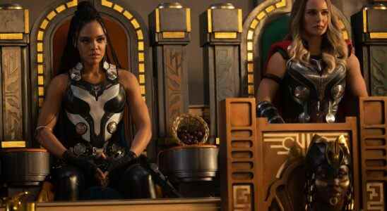 New Thor: Love And Thunder Image associe Tessa Thompson et Mighty Thor de Natalie Portman