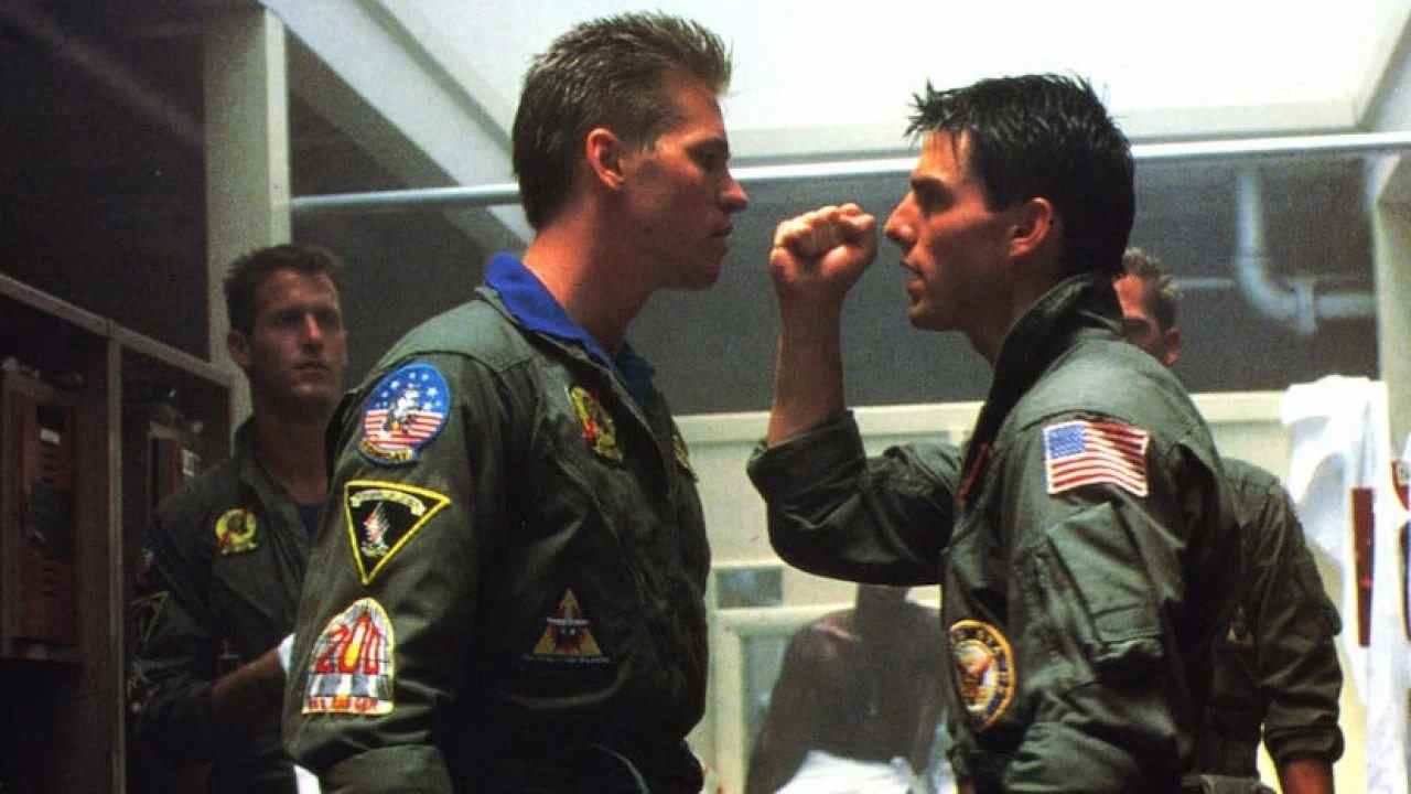 Top Gun n'est pas le meilleur film des années 1980, mais c'est le film le plus des années 1980 Tom Cruise Navy L'exceptionnalisme américain a restauré la masculinité après la guerre du Vietnam