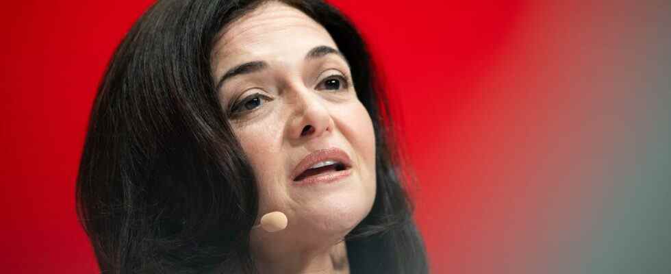 Sheryl Sandberg ne se penche plus sur Facebook