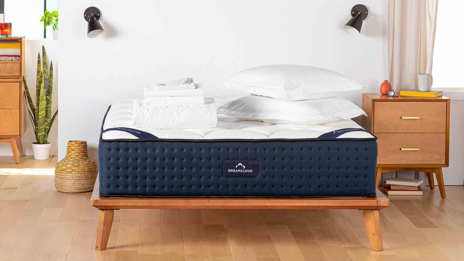 Le matelas de luxe DreamCloud est un bon choix pour un meilleur soutien du dos et un soulagement de la pression pendant le sommeil