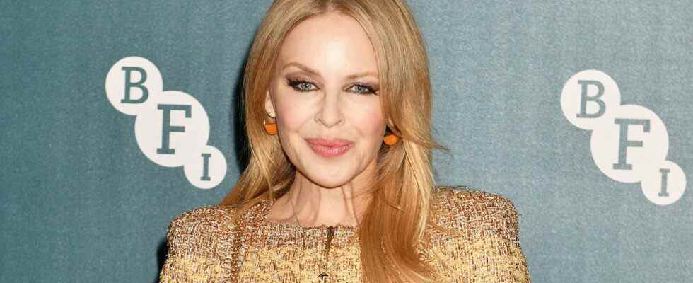 Kylie Minogue admet la "pression" pour reprendre le rôle emblématique de Neighbours