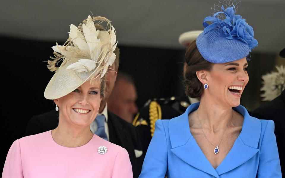 Catherine, duchesse de Cambridge et Sophie, comtesse de Wessex, de Grande-Bretagne, assistent lundi au service de l'ordre de la jarretière à la chapelle Saint-Georges - TOBY MELVILLE 