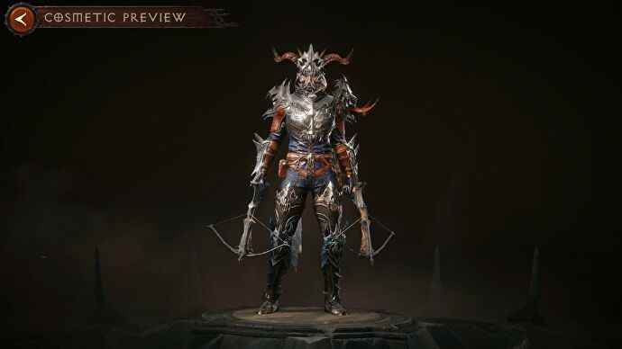 Diablo Immortal Demon Hunter portant un ensemble d'aperçu d'équipement légendaire par défaut tout en brandissant deux arbalètes
