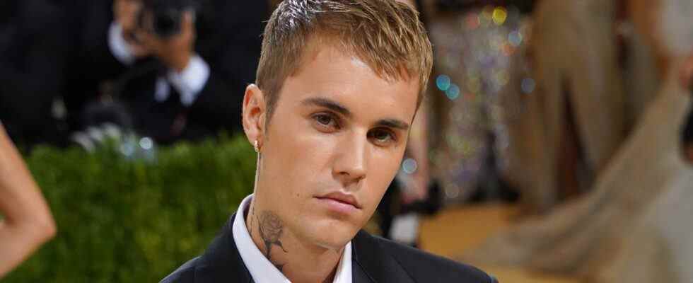 Justin Bieber prend l'été pour se remettre d'une paralysie faciale