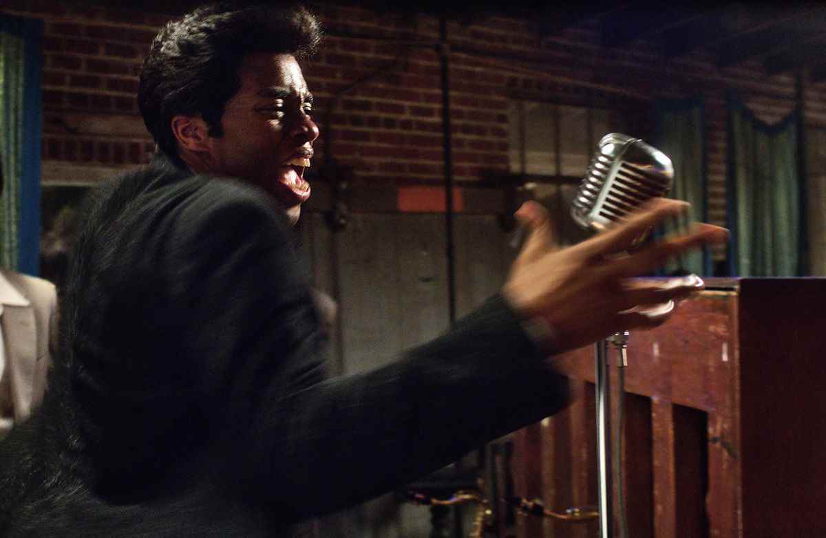 Chadwick Boseman dans le rôle de James Brown dans Get on Up