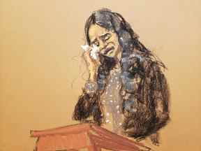 Kitti Jones prend la parole lors d'une déclaration de victime lors de l'audience de détermination de la peine de R. Kelly pour trafic sexuel fédéral au palais de justice fédéral de Brooklyn à Brooklyn, NY, le 29 juin 2022 dans ce croquis de la salle d'audience.