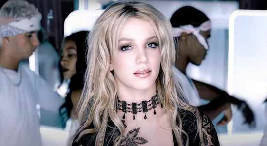 Britney Spears vient de publier de vraies images de conte de fées de son mariage (et Paris Hilton est là pour ça)
