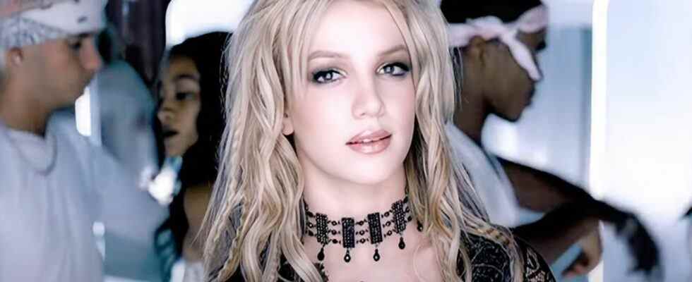 Britney Spears vient de publier de vraies images de conte de fées de son mariage (et Paris Hilton est là pour ça)