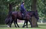 Le prince Andrew monte à cheval sur le domaine royal, à Windsor, en Grande-Bretagne, le 1er juin 2022.   
