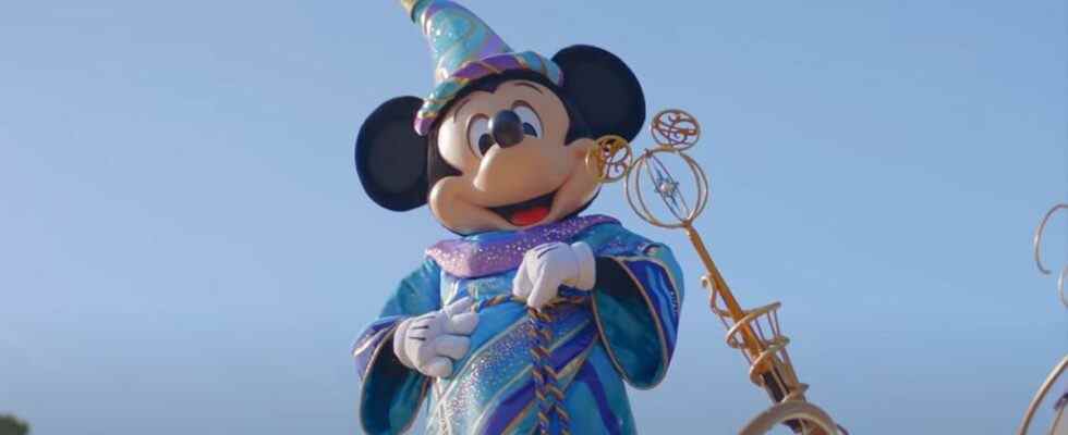 La parade The Magic Happens reviendra-t-elle à Disneyland?  Voici ce que nous savons
