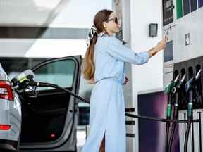 Réveil brut : comment réduire les coûts d'essence