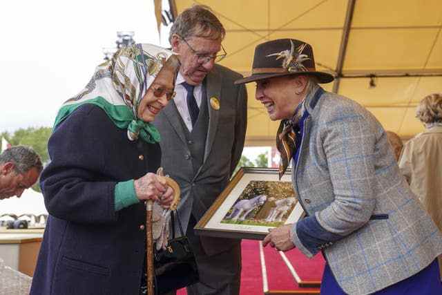 La reine a profité d'un voyage au Royal Windsor Horse Show en mai (Steve Parsons / PA)