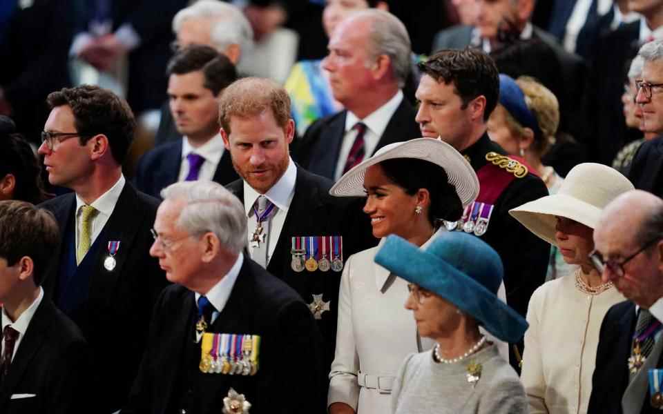 Le duc et la duchesse de Sussex se sont assis loin des Cambridges lors du service d'action de grâces à la cathédrale Saint-Paul - Victoria Jones/Reuters