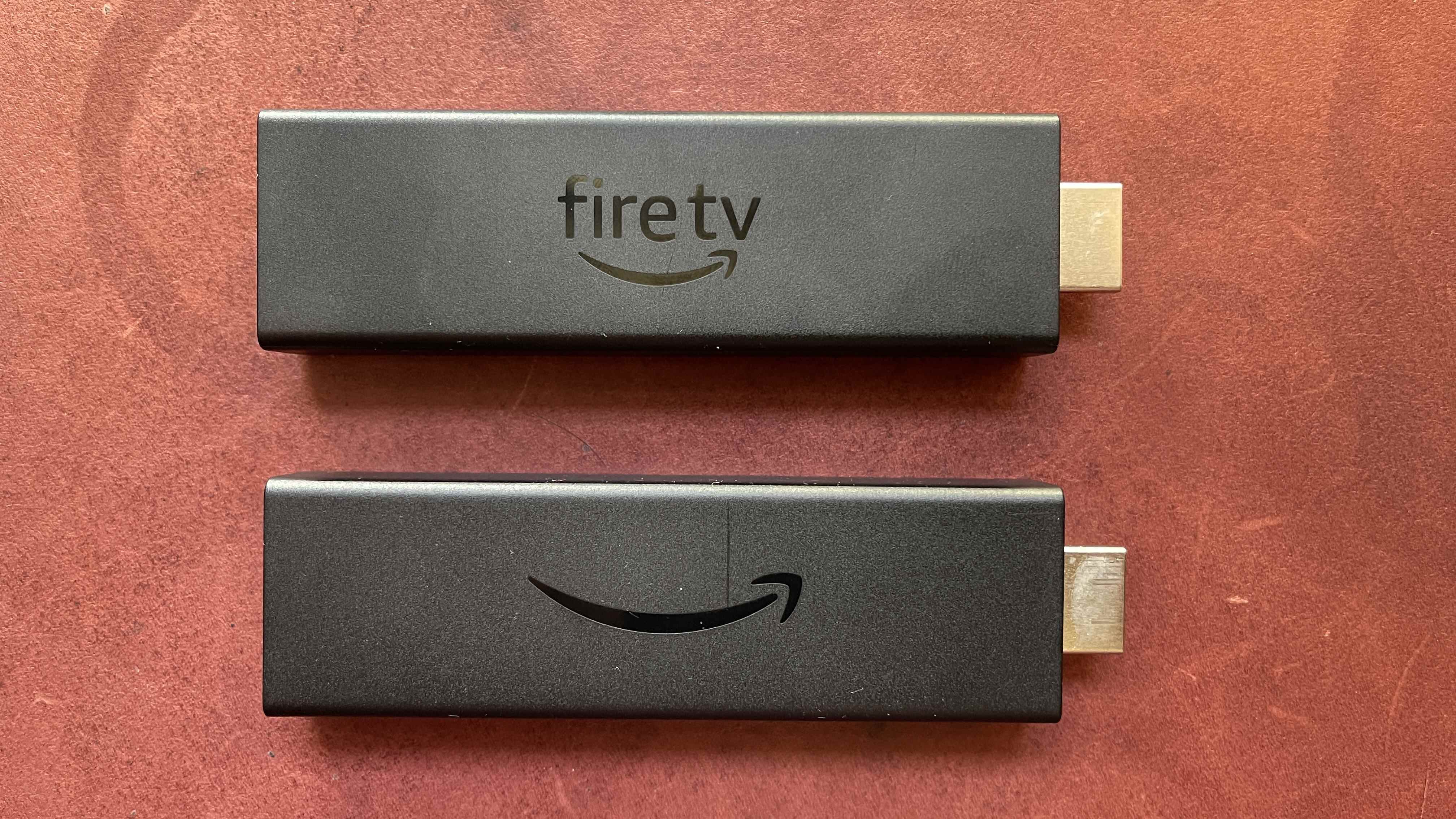 Amazon Fire TV Stick 4K Max (en haut) et Fire TV Stick 4K (en bas)