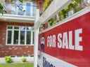 Les prix des maisons ont chuté de 4,9 % au cours du deuxième trimestre par rapport au premier trimestre, a déclaré Royal LePage.