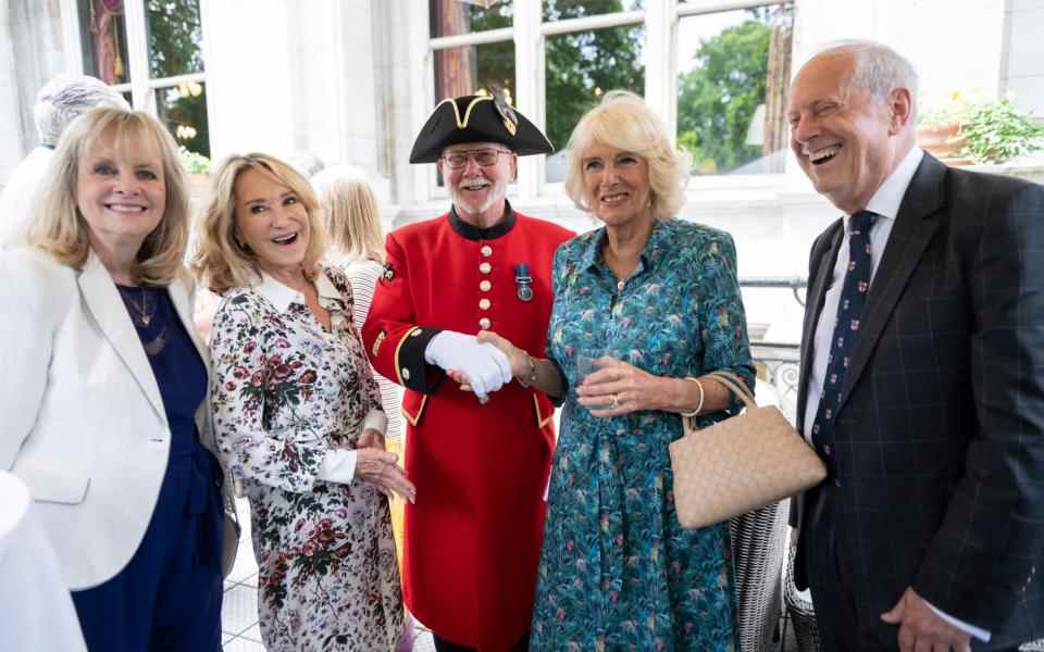 Twiggy, Felicity Kendall et Gyles Brandreth avec la duchesse - David Rose pour The Telegraph