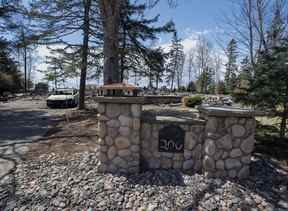 Une propriété détruite par le feu enregistrée au nom de Gabriel Wortman au 200 Portapique Beach Road est vue à Portapique, en Nouvelle-Écosse, le 8 mai 2020.