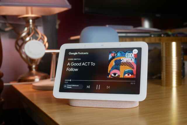 Le Nest Hub de deuxième génération de Google possède l'une des fonctionnalités de suivi du sommeil les plus précises que nous ayons testées et un son agréable pour les podcasts ou la musique.