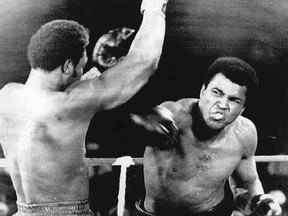Le champion étourdit George Foreman et le monde avec ce coup de poing KO le 30 octobre 1974 dans le Rumble in the Jungle.