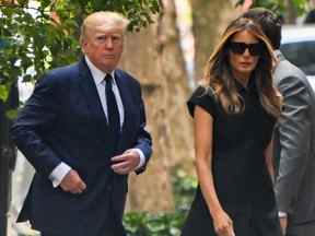 L'ancien président américain Donald Trump arrive pour les funérailles d'Ivana Trump à l'église catholique romaine St.Vincent Ferrer le 20 juillet 2022 à New York