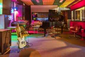 L'intérieur du Muscle Shoals Sound Studio rénové à Sheffield, Ala. (Art Meripol/Alabama Tourism Department via AP)
