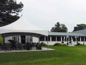 Le pavillon du Grenadier Country Club, vieux de 100 ans, près de Brockville, en Ontario