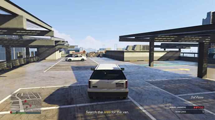 Le parking près du brouilleur E dans GTA Online Criminal Enterprises.