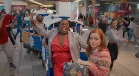 Jane Levy and Alex Newell in Zoey