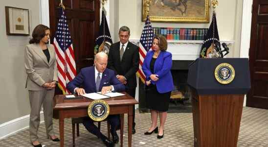 Biden passionné signe un décret pour tenter de protéger l'accès à l'avortement