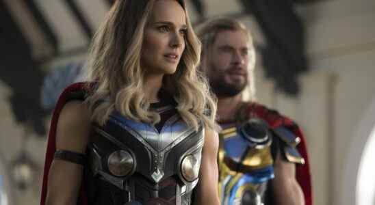 Box Office : "Thor 4" approche les 500 millions de dollars à l'échelle mondiale, "Jurassic World Dominion" récolte 900 millions de dollars.