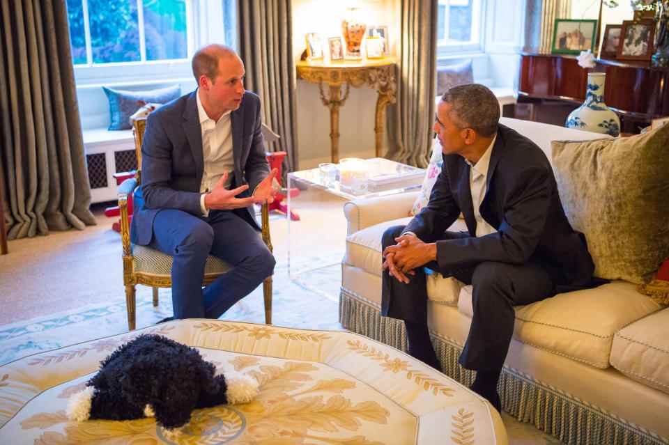 Le président Barack Obama a été photographié dans la même pièce que le prince en 2016. (Getty Images)