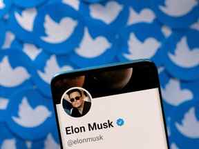 Elon Musk a annoncé vendredi qu'il mettait fin à l'acquisition d'actions de Twitter Inc. à 54,20 $ US, d'une valeur de 44 milliards de dollars US.