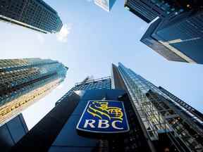 Un immeuble de la Banque Royale du Canada (RBC) sur Bay Street, au cœur du quartier financier de Toronto.