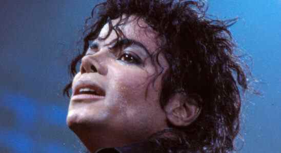 Les chansons contestées de Michael Jackson, qui, selon les fans, ont été chantées par un chanteur différent, ont été supprimées des services de diffusion en continu Les plus populaires doivent être lues