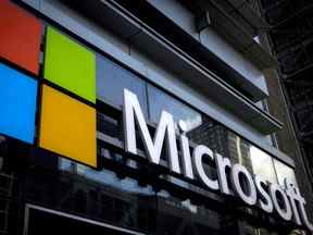 Un Microsoft signe sur un immeuble de bureaux à New York.