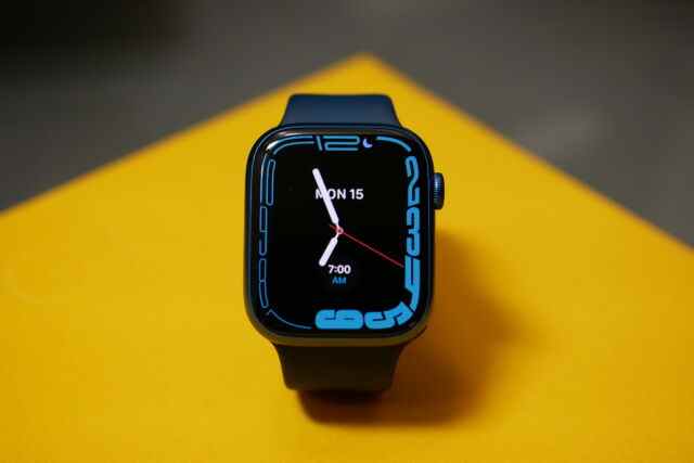 L'Apple Watch Series 7 est la meilleure montre connectée que vous puissiez acheter actuellement.