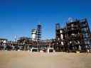L'installation de capture et de stockage du carbone (CSC) Quest de Shell à Fort Saskatchewan, en Alberta, capture environ un tiers du CO2 d'une usine de valorisation, soit environ un million de tonnes métriques par an, et le transporte par un pipeline de 65 kilomètres jusqu'à un réservoir souterrain. 