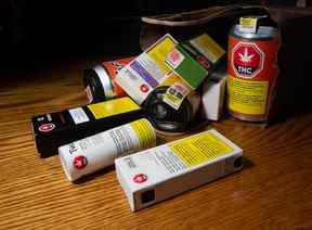 Images de divers produits « Cannabis 2.0 » disponibles à l'achat légal au Canada le 15 novembre 2021.