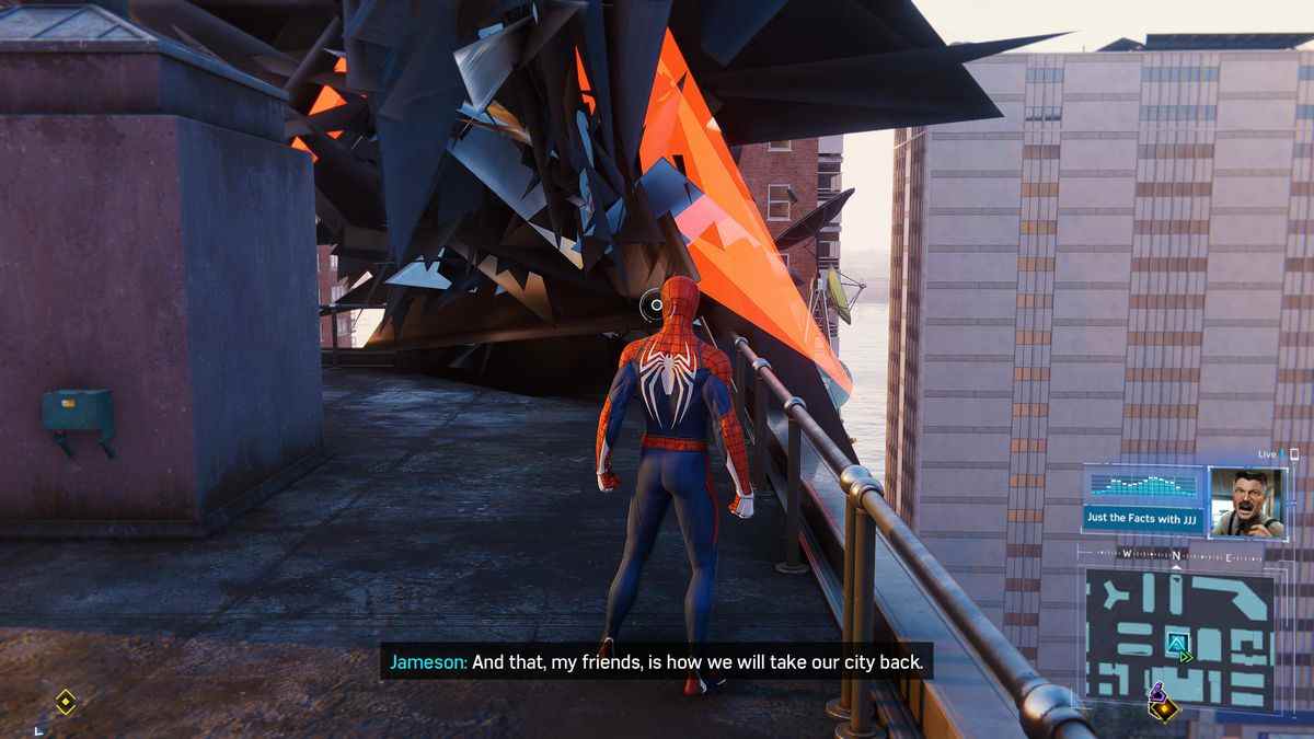 Spider-Man face à une tour de surveillance en panne dans Marvel's Spider-Man