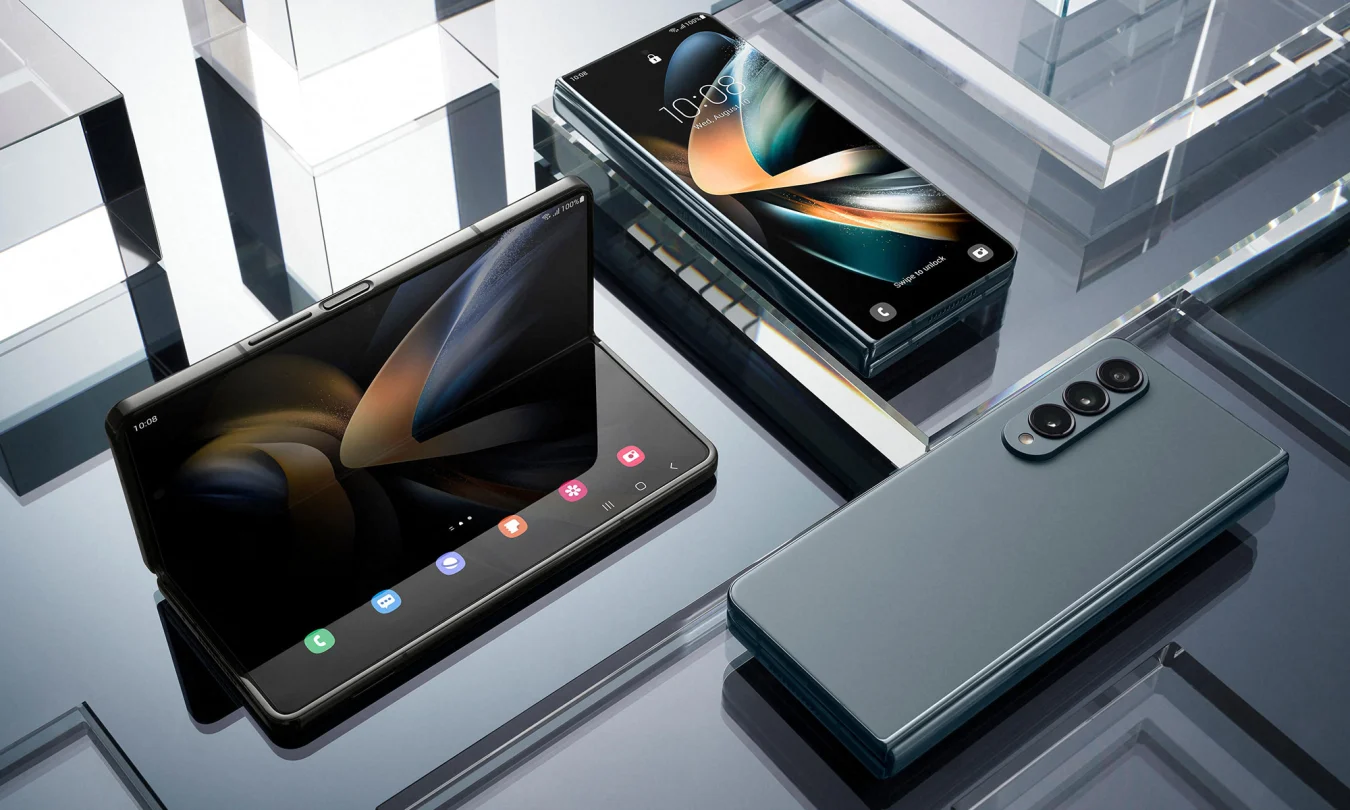 Le Galaxy Z Fold 4 sera disponible en quatre couleurs, dont le gris vert, le noir fantôme, le beige et le bordeaux, ce dernier étant exclusif à Samsung.com.