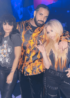 Drake a partagé une photo avec Fefe Dobson et Avril Lavigne sur son Instagram.