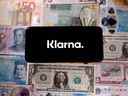 Klarna, la société suédoise « achetez maintenant, payez plus tard », a levé des fonds pour une valorisation de 5,7 milliards de dollars, soit 87 % de moins que ce que ses bailleurs de fonds de capital-risque estimaient qu'elle valait il y a un an.