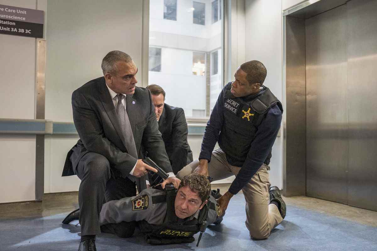 Mike Banning (Gerard Butler) est cloué au sol après avoir été accusé d'avoir attaqué le président dans Angel Has Fallen