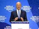 Le fondateur du Forum économique mondial, Klaus Schwab, prend la parole lors de la réunion annuelle du WEF à Davos le 23 mai 2022. 